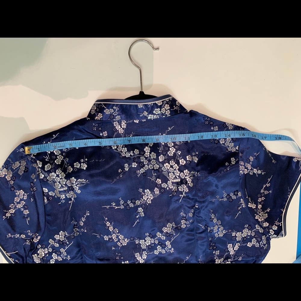 Women’s silk Chinese top - Picture 2 of 16